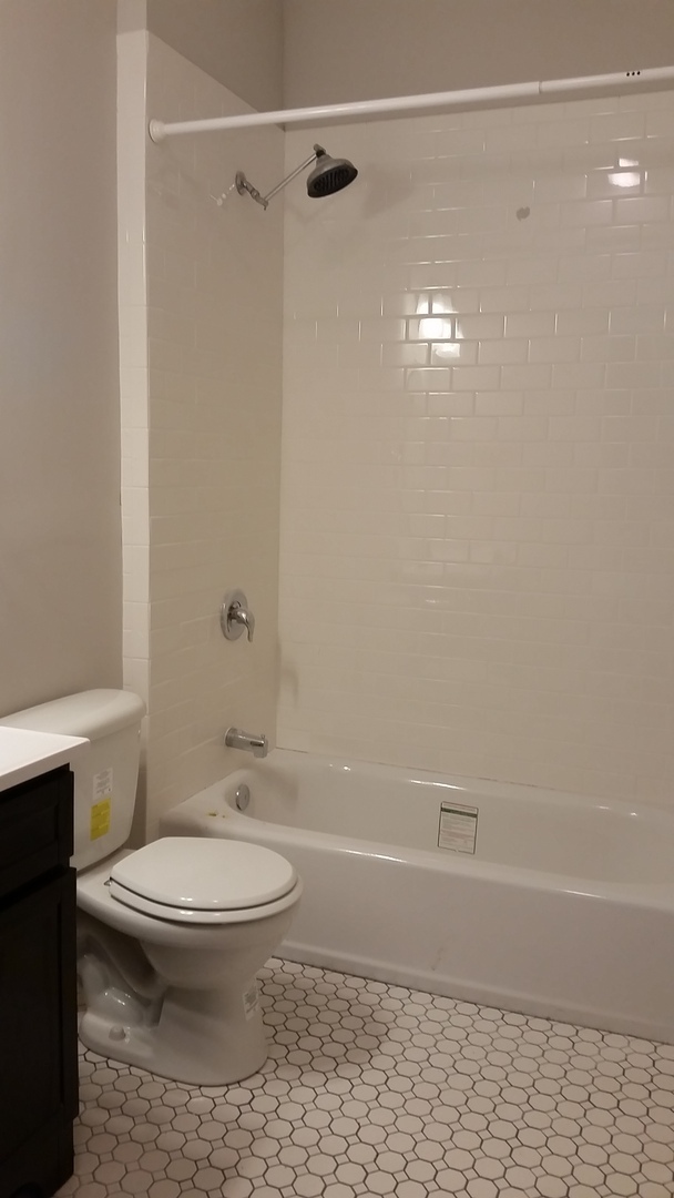 Building Photo - Upper Level 2 BR 1 BA Downtown Wilmington