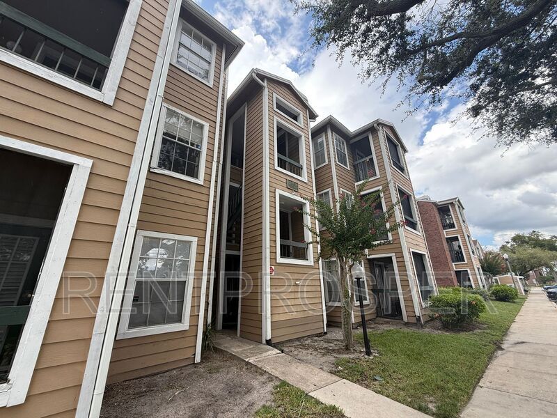 Foto principal - 5501 Rosebriar Way