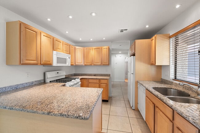 Building Photo - 74118 Catalina Way