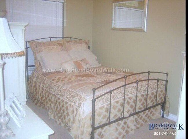 Building Photo - 2264 E 4500 S