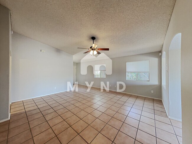 Foto del edificio - 4641 S Fenwick Dr
