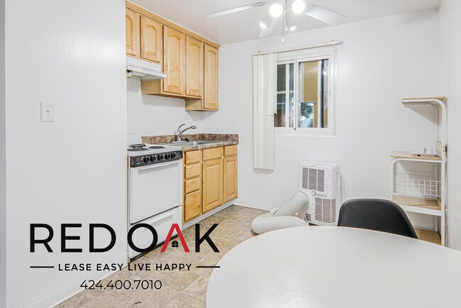 Foto del edificio - ~6 Weeks FREE~ Charming Vintage Studio wit...