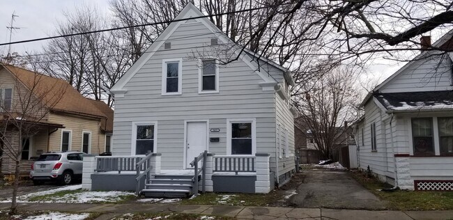 Building Photo - Stockyards Area - 4 Bedroom Single Family ...
