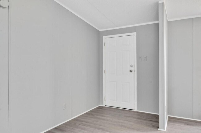 Building Photo - 108 Denn-Field Ln