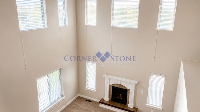 Building Photo - Amazing Home Meridian Home with Community Pool!