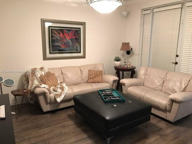 Foto del edificio - 7051 SW 162nd Ct