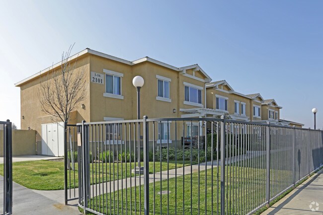 Foto del edificio - Pacheco Court Apartments
