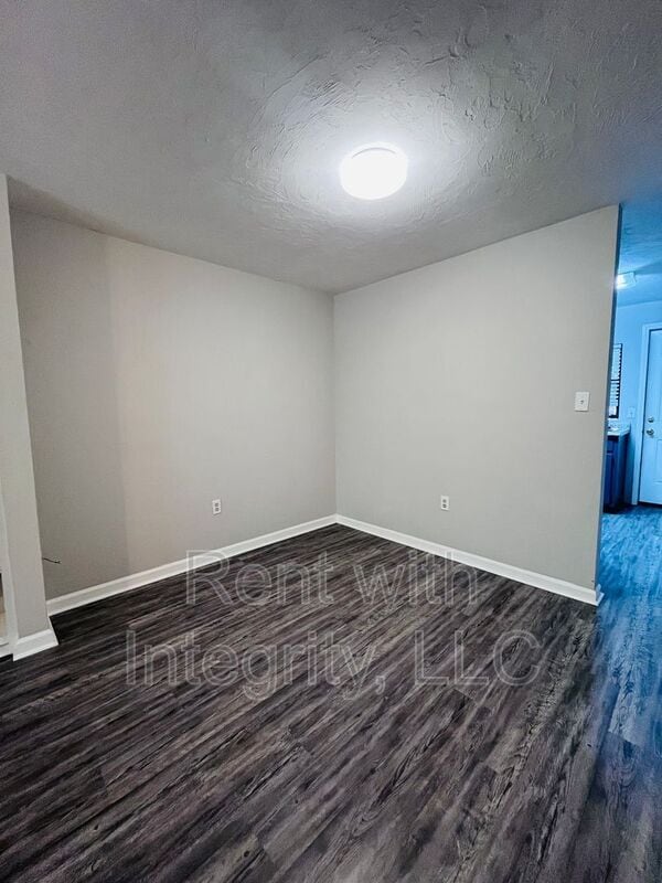 Building Photo - 581 Holyoke Ct
