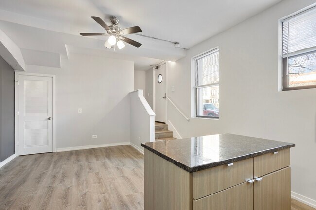 Foto del edificio - 4875 N Magnolia Ave