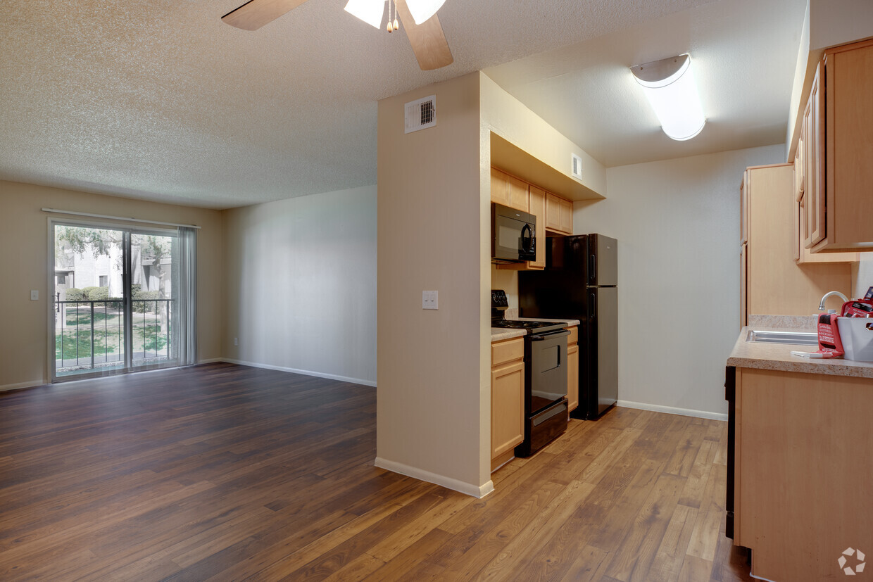 Foto principal - North Country Club Apartments