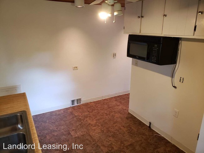 Building Photo - 2 br, 2 bath House - 717 W. 32nd Street