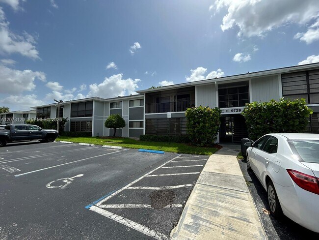 Foto del edificio - 9729 Hammocks Blvd