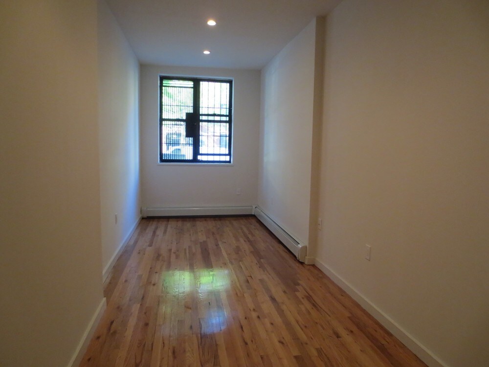 Foto principal - 313 W 116th St