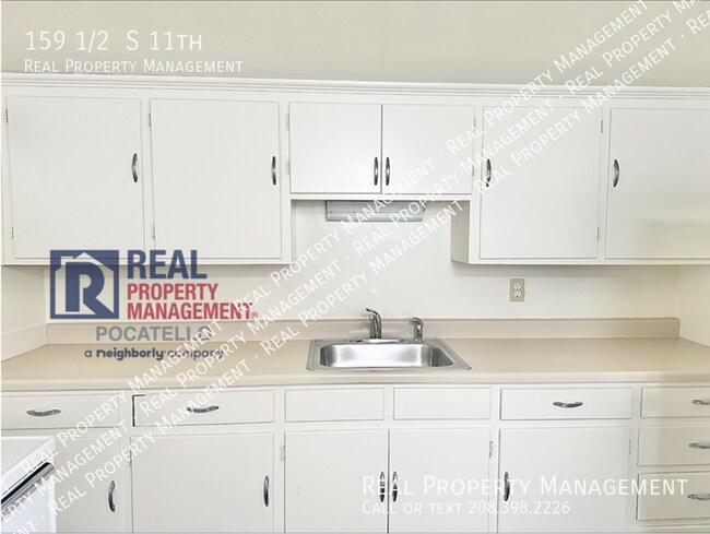 Foto del edificio - 159 1/2  S 11th-