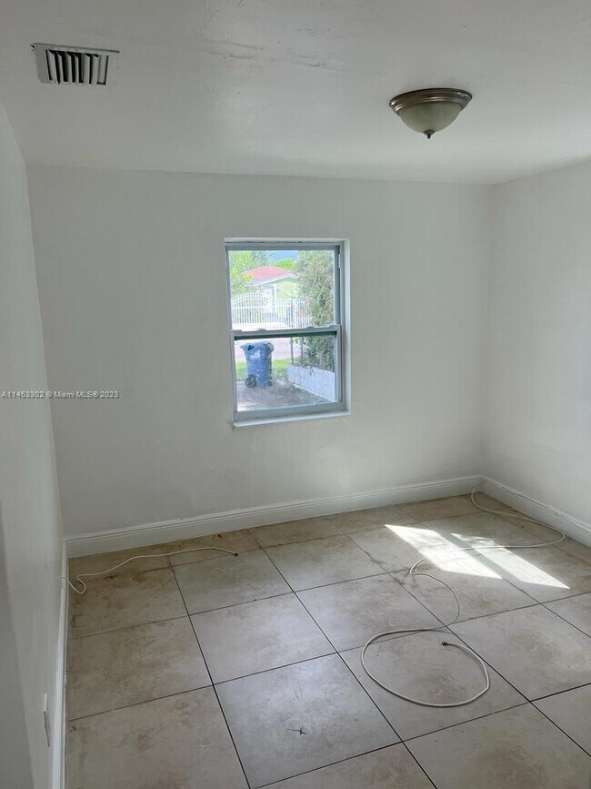 Building Photo - 444 NW 80th St