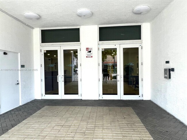 Building Photo - 900 SW 8th St