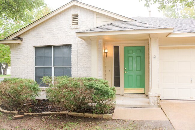 Foto del edificio - 17400 Bottle Springs Ln