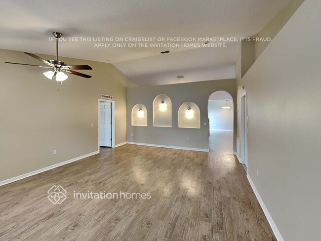 Foto del edificio - 1349 Rolling River Rd