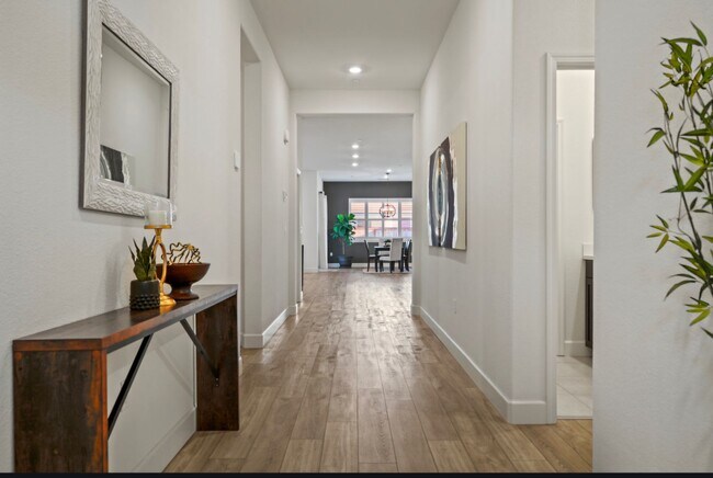 Foto del edificio - Gorgeous 4 bedroom 3 bath in Northlake