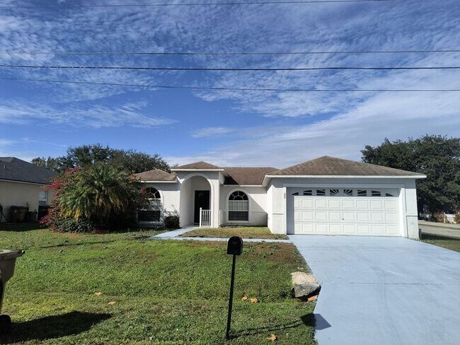 Building Photo - Single Family Home in Poinciana, FREE RENT!!!!