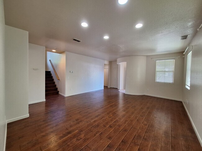 Foto del edificio - 5066 Trouville Ln