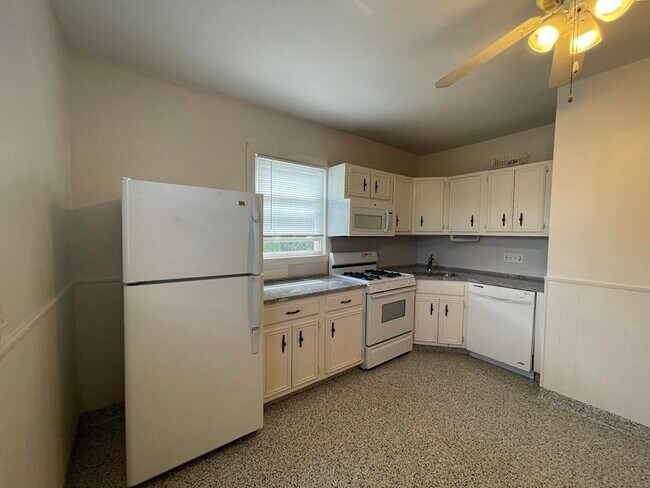 Foto del edificio - 36-38 Lowell Ave