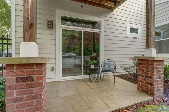 Building Photo - Luxury Downtown Condo with City Views | Newly Constructed | Utilities Included