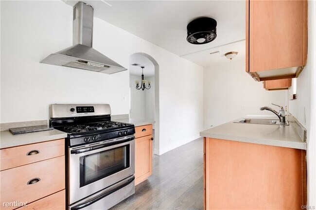 Foto del edificio - 3 br, 1 bath House - 10727 Keswick St