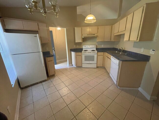Foto del edificio - 3025 Thomas Rd