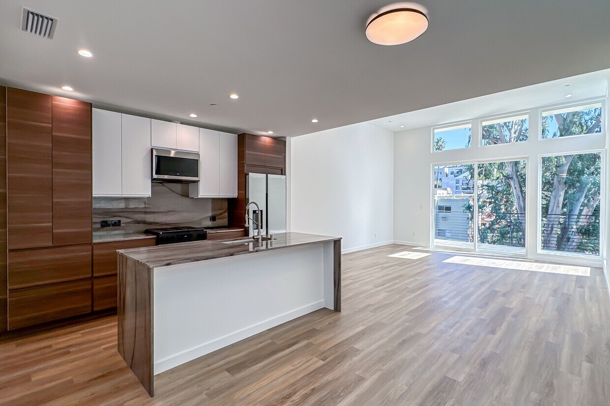 Photo - 946 Lucile Ave (Los Angeles, CA)