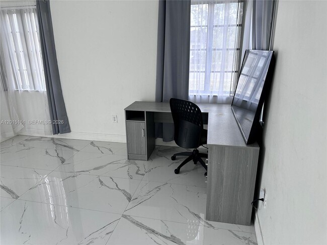 Foto del edificio - 3131 NW 134th St