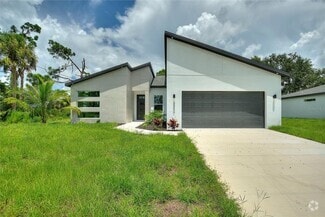 Building Photo - 1250 Papillon St