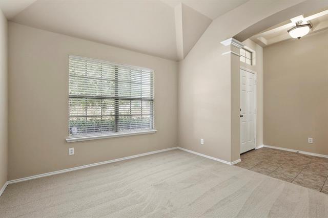 Foto del edificio - 5121 Blackwood Dr