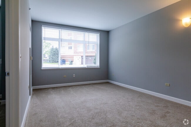 1BR 1BA - Living - High Point Residence Chicago North West