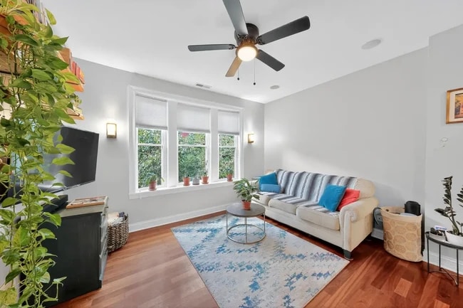 Foto del edificio - 2578 W Lyndale St