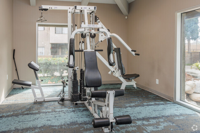 Fitness Center - Huntington Creek Apartments