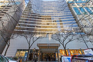 Building Photo - 110 E Delaware Pl