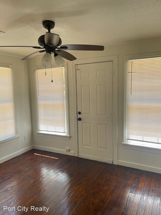 Foto del edificio - 3 br, 1 bath House - 7041 Karen St
