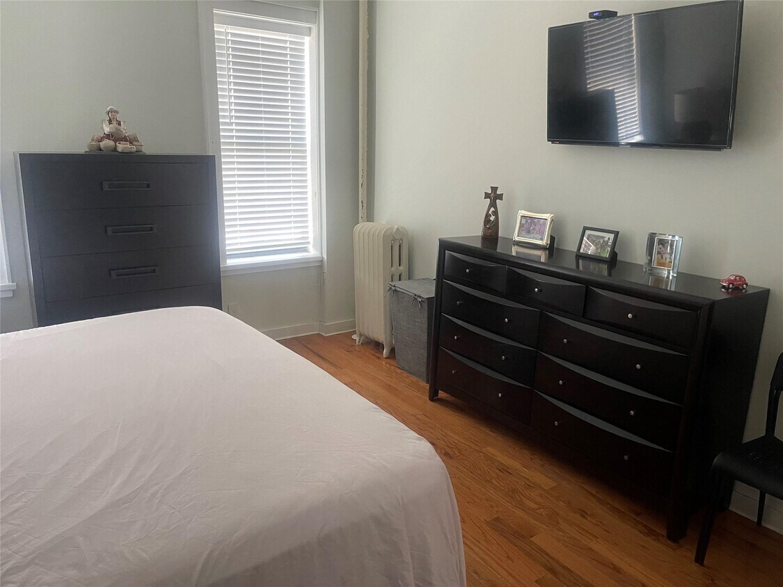 Foto principal - 97-52-9775 75th St