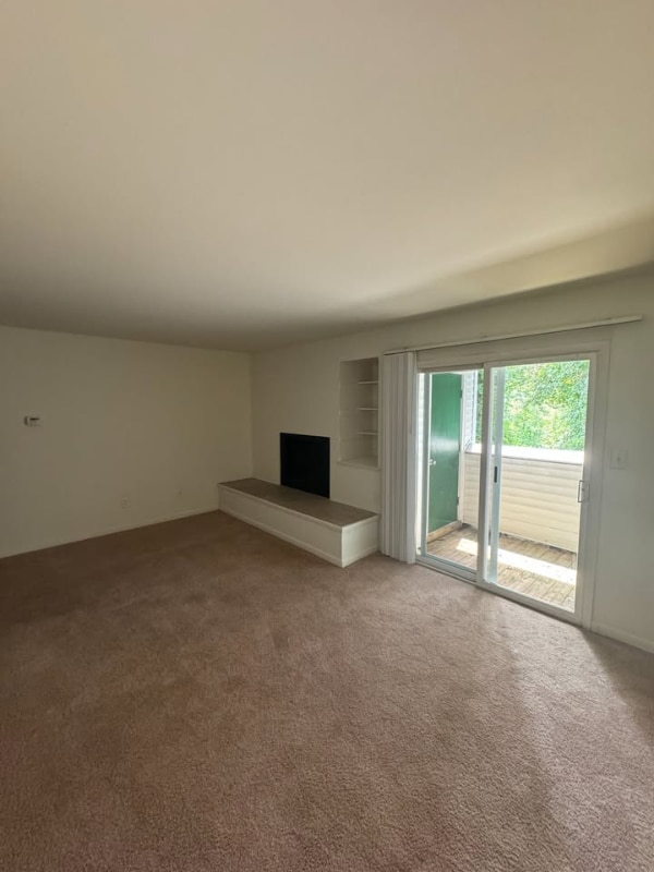 Primary Photo - 600 Reusens Rd