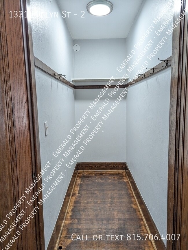 Foto del edificio - 1331 Evelyn St