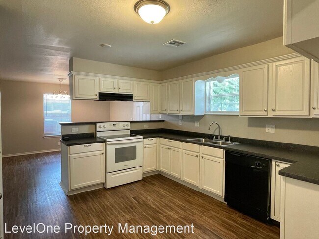 Building Photo - 4 br, 2.5 bath House - 6810 NW 11th Street