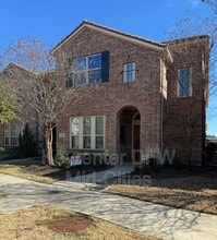 Building Photo - 6726 DeLeon St