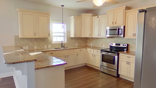 Building Photo - 224 Castlerock Dr
