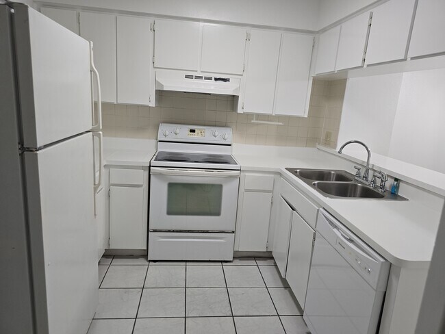 Foto del edificio - 6780 121st Ave