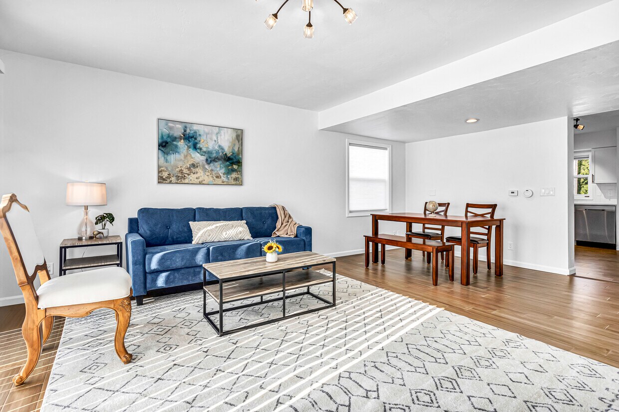 Living room and dining area - 3414 Wilson St
