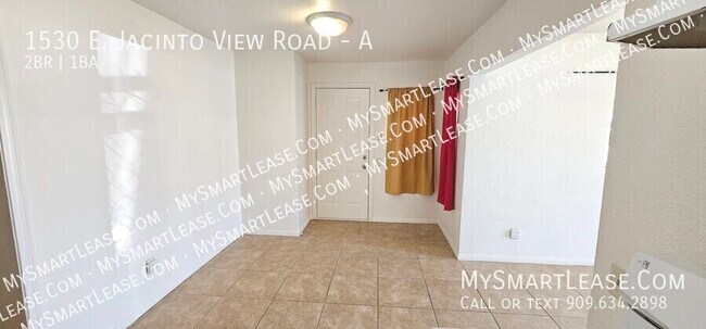 Foto del edificio - 1530 E Jacinto View Rd