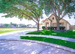 Building Photo - 5518 Bentwood Elm St