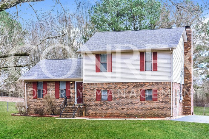 Primary Photo - Nice 4 Bedroom Home
