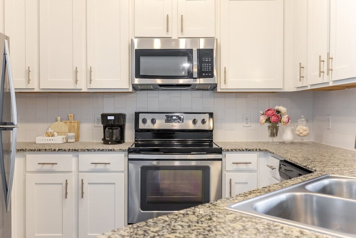 Primary Photo - Limited-Time Savings on Stylish Living!